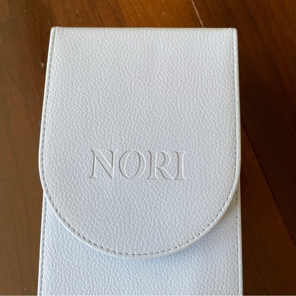 Nori Press White with Blue Travel Case, Handheld Steam Iron - Picture 10 of 13
